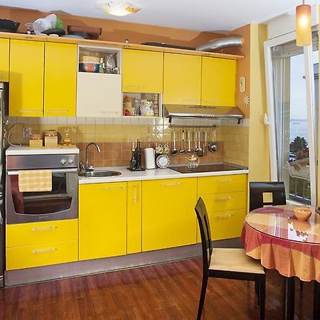 Apartment Sunny Yellow - With Balcony And Parking Place, Split Szoba fotó
