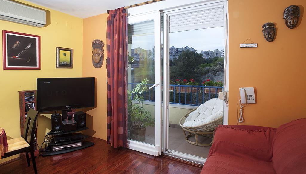 Apartment Sunny Yellow - With Balcony And Parking Place, Split Szoba fotó