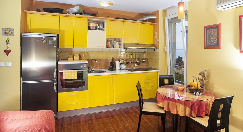 Apartment Sunny Yellow - With Balcony And Parking Place, Split Szoba fotó