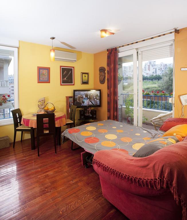 Apartment Sunny Yellow - With Balcony And Parking Place, Split Szoba fotó
