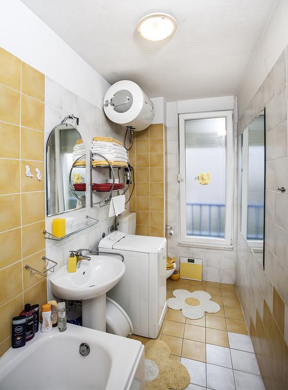 Apartment Sunny Yellow - With Balcony And Parking Place, Split Szoba fotó